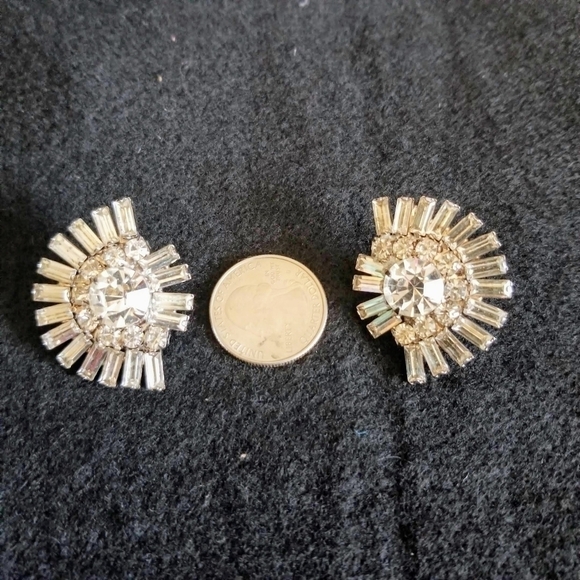 Pink Clear Rhinestones Necklace and Earring Set - Picture 7 of 8